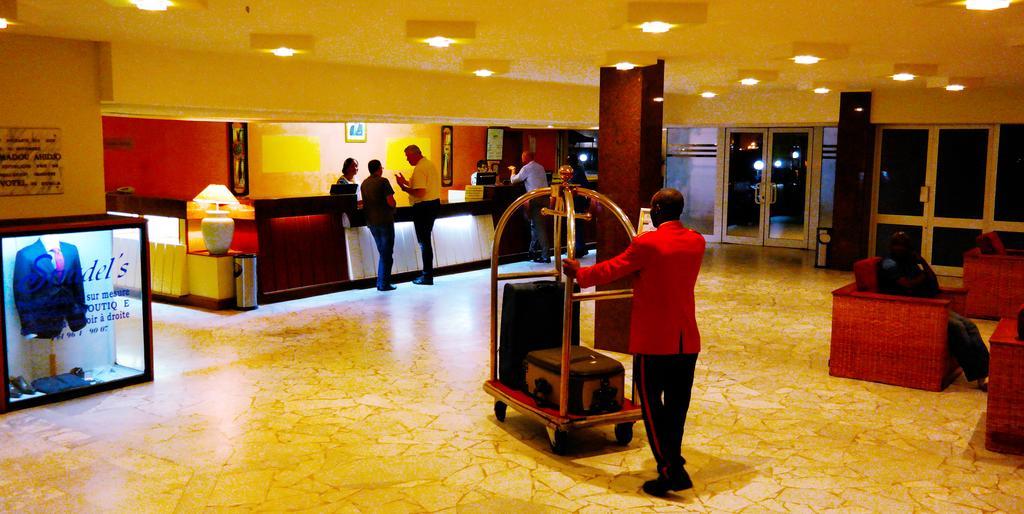 Hôtel Sawa Douala Buitenkant foto
