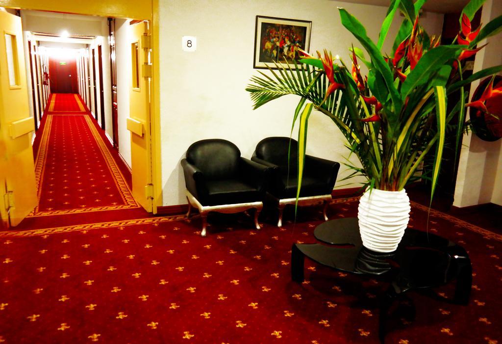 Hôtel Sawa Douala Buitenkant foto