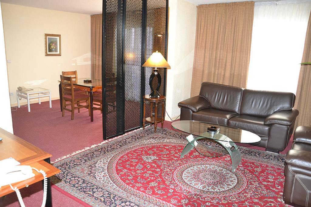Hôtel Sawa Douala Buitenkant foto